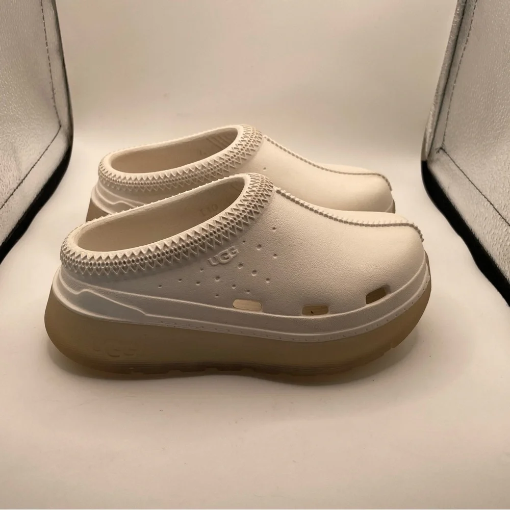UGG Tamsan Sport girls white clogs size 10 toddler